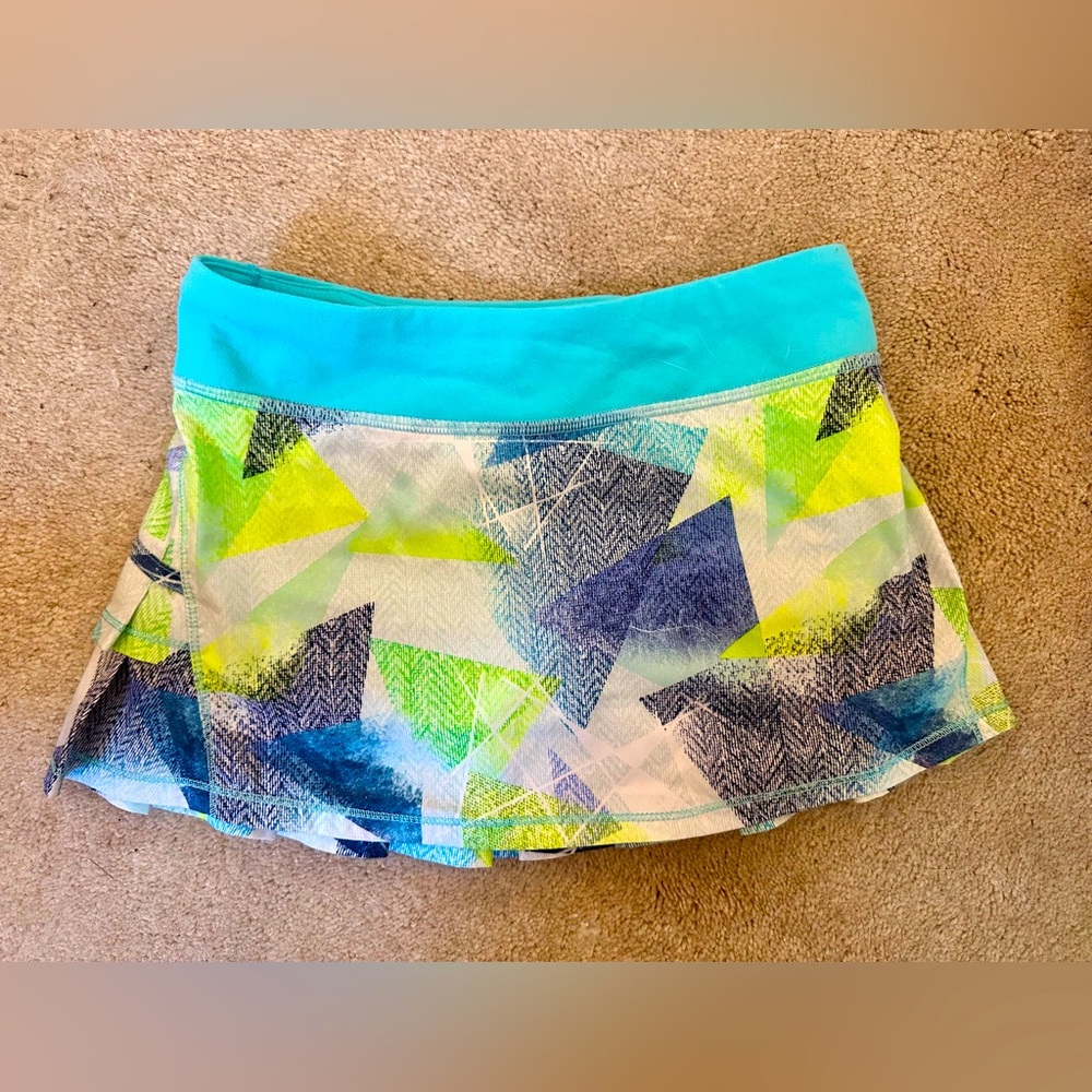 Ivivva by Lululemon girls size 8 Blue and Green Skirt